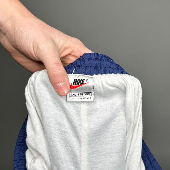 Vintage Nike Track Pants Navy Blue Nylon Joggers Subtle Embroidered Logo 90s - Picture 5 of 5